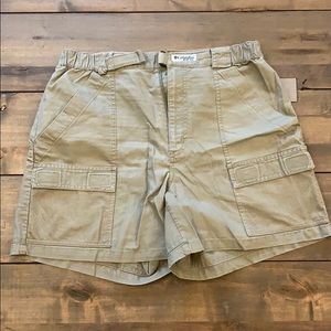 Columbia PFG olive khaki shorts.